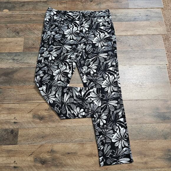 Chico's Travelers Womens Pants High Rise Black White Floral Ankle Pull On Medium - Picture 5 of 16
